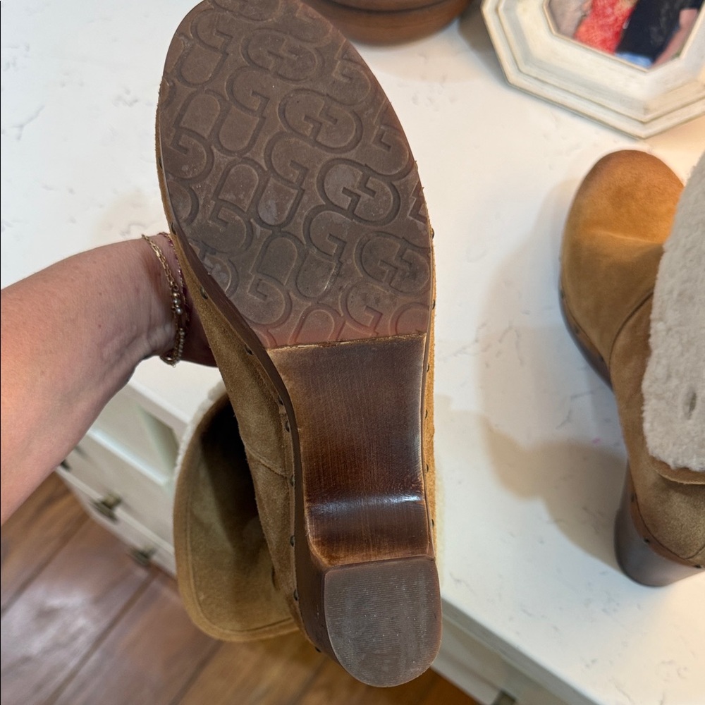 UGG Tan Shearling Clogs - Picture 6 of 6
